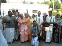 groupshot3totagopinatha.jpg